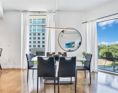 525 E Jackson Street - Photo Thumbnail 27