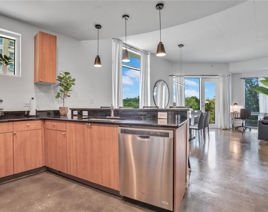 525 E Jackson Street - Photo Thumbnail 33