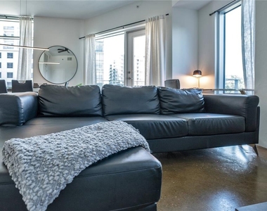 525 E Jackson Street - Photo Thumbnail 30