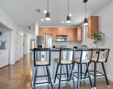 525 E Jackson Street - Photo Thumbnail 35