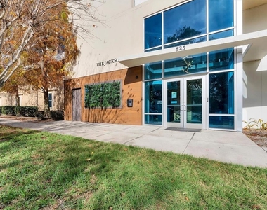 525 E Jackson Street - Photo Thumbnail 2