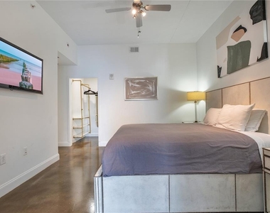 525 E Jackson Street - Photo Thumbnail 43