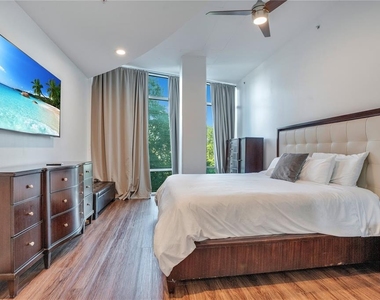 525 E Jackson Street - Photo Thumbnail 37