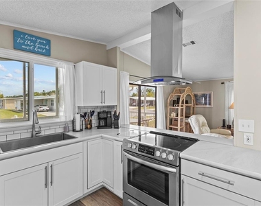 611 La Jolla Circle - Photo Thumbnail 6