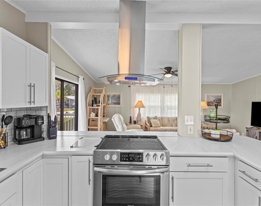 611 La Jolla Circle - Photo Thumbnail 7