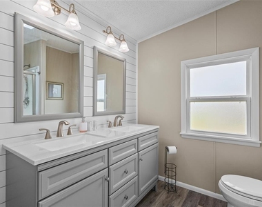 611 La Jolla Circle - Photo Thumbnail 14