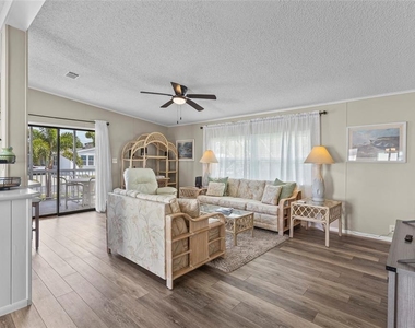 611 La Jolla Circle - Photo Thumbnail 10