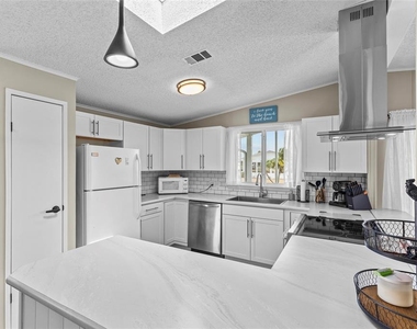 611 La Jolla Circle - Photo Thumbnail 4