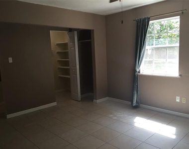 102 Nw 24th Street - Photo Thumbnail 7