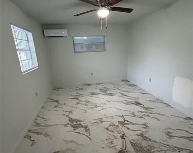 822 N New Hampshire Avenue - Photo Thumbnail 5