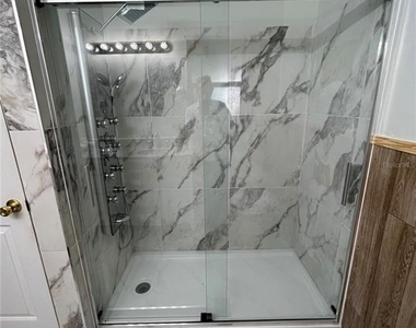 822 N New Hampshire Avenue - Photo Thumbnail 7