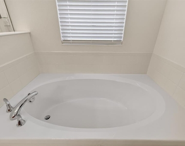 6070 Sierra Crown Street - Photo Thumbnail 21