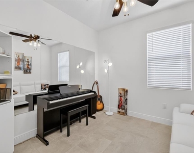 6070 Sierra Crown Street - Photo Thumbnail 36