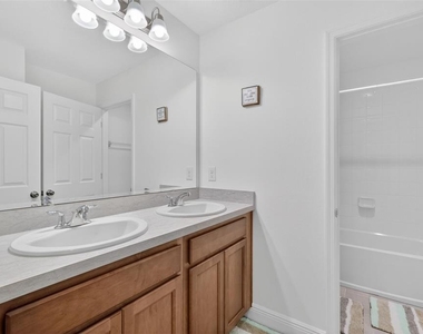 6070 Sierra Crown Street - Photo Thumbnail 30