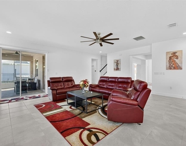 6070 Sierra Crown Street - Photo Thumbnail 12