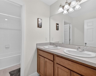 6070 Sierra Crown Street - Photo Thumbnail 25
