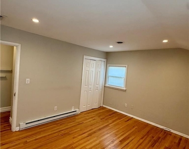 1820 Sherwood Street - Photo Thumbnail 9