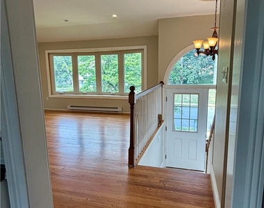 1820 Sherwood Street - Photo Thumbnail 2