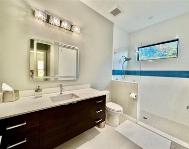 1324 S Daytona Avenue - Photo Thumbnail 7