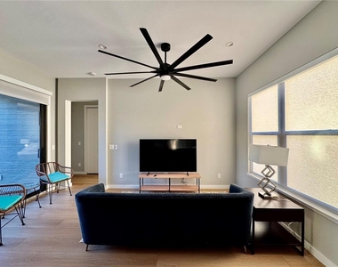 1324 S Daytona Avenue - Photo Thumbnail 3