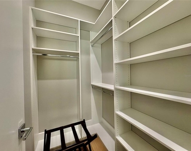 1324 S Daytona Avenue - Photo Thumbnail 6