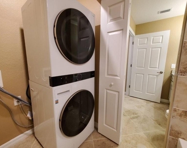 14071 Heritage Landing Boulevard - Photo Thumbnail 31