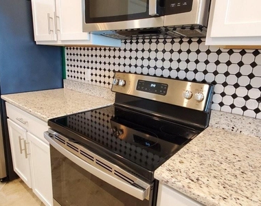 14071 Heritage Landing Boulevard - Photo Thumbnail 27