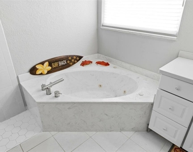 2499 Silver Palm Road - Photo Thumbnail 17