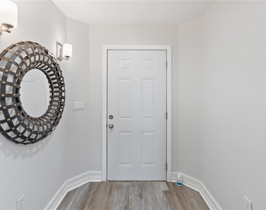 3702 54th Drive W - Photo Thumbnail 3
