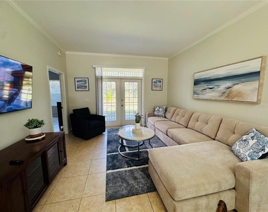 3604 54th Drive W - Photo Thumbnail 2