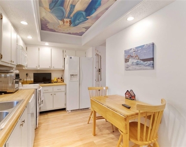 6215 Green View Circle - Photo Thumbnail 6