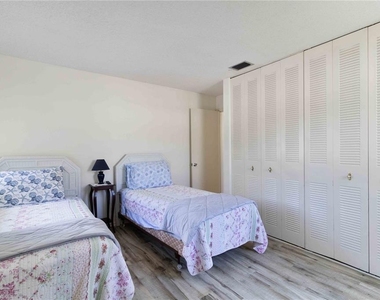 6215 Green View Circle - Photo Thumbnail 23