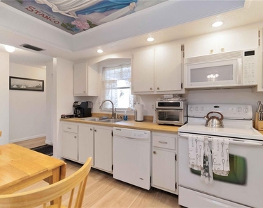 6215 Green View Circle - Photo Thumbnail 9