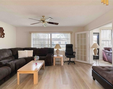 6215 Green View Circle - Photo Thumbnail 12