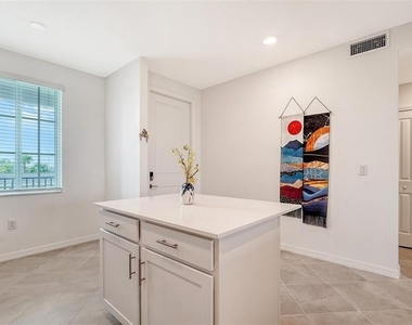 12180 Wellen Golf Street - Photo Thumbnail 2