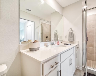 12180 Wellen Golf Street - Photo Thumbnail 19