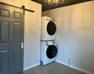 2618 Idalia Avenue - Photo Thumbnail 5