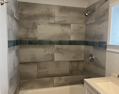 2618 Idalia Avenue - Photo Thumbnail 3