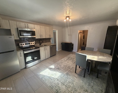 2618 Idalia Avenue - Photo Thumbnail 7