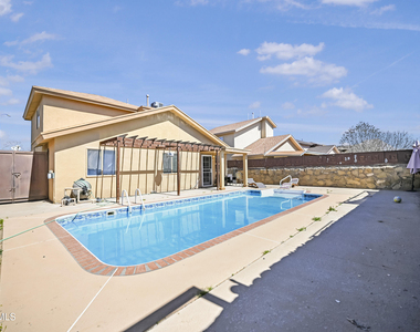 12732 Tierra Salas Drive - Photo Thumbnail 17