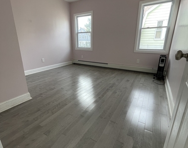 176 Pearl Street - Photo Thumbnail 9