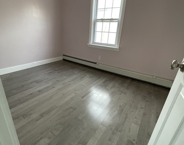 176 Pearl Street - Photo Thumbnail 5