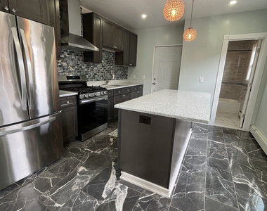176 Pearl Street - Photo Thumbnail 10