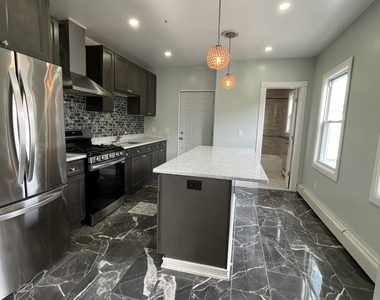 176 Pearl Street - Photo Thumbnail 12