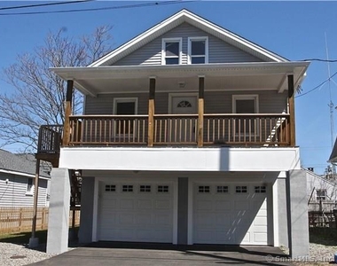 140 College Place - Photo Thumbnail 1