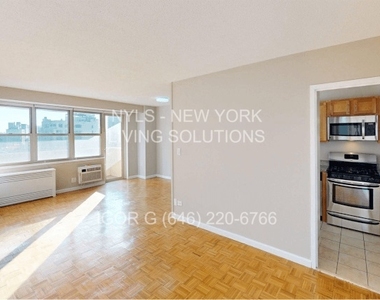90 North Moore Street - Photo Thumbnail 1