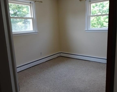 7 Eclipse Avenue - Photo Thumbnail 9