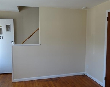7 Eclipse Avenue - Photo Thumbnail 2