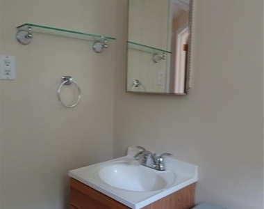 7 Eclipse Avenue - Photo Thumbnail 11