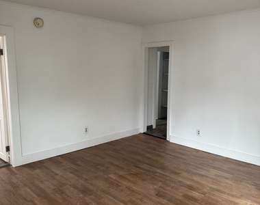 70 Woodbine Street - Photo Thumbnail 15